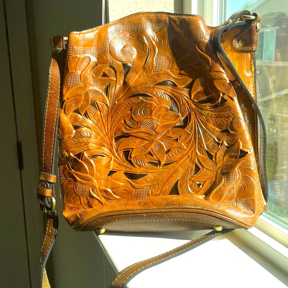 RARE Patricia Nash Leather Cutout Bag great condition